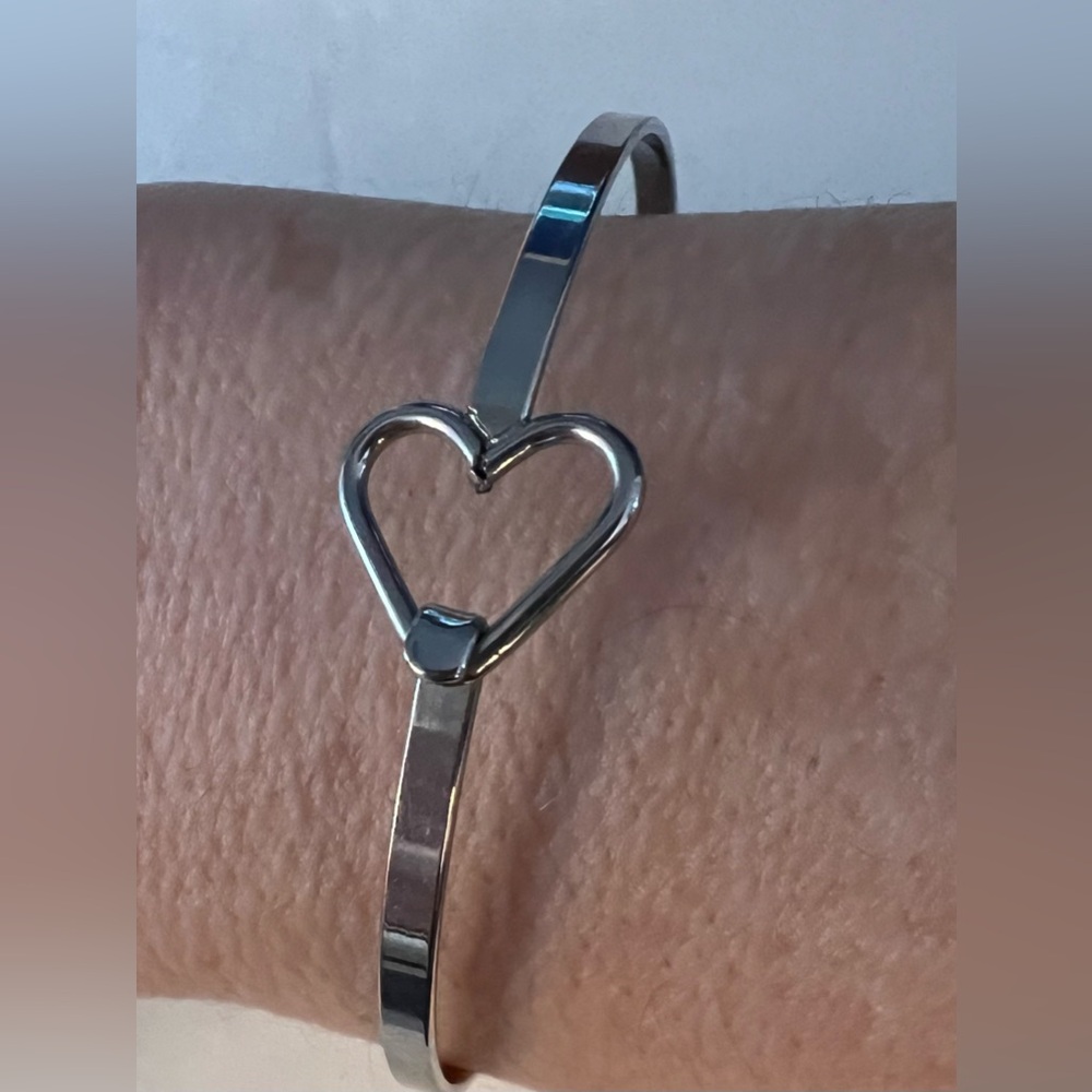 Stainless Steel Wire Heart Bangle Bracelet